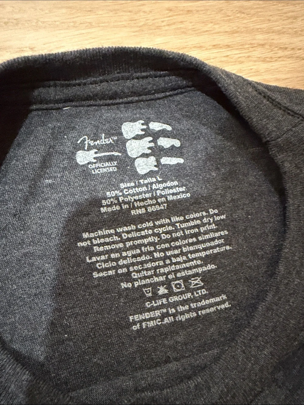 Fender Authentic tee size L Fullerton California 1946